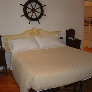 Bed & Breakfast City's House